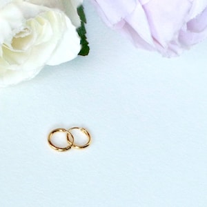 Minuscule 10 mm, Boucles d'oreilles créoles sans fin en argent sterling, Anneau Huggies, Boucle d'oreille minuscule, Cartilage, Piercings, Boucle d'oreille hélice, Créole articulé