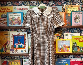 Vintage 1960s Girls’ Handmade Brown and White Gingham Peter Pan Collar Dress Size Large