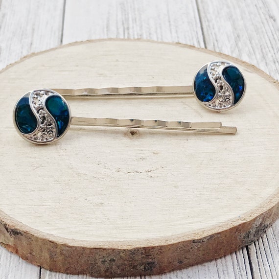 Yin Yang Hair Pins, Wave Bobby Pins, Cobalt Blue Jewelry, Womens Hair Clip, Abalone Bobby Pins, Mother of Pearl Barrette, Celestial Hair Pin