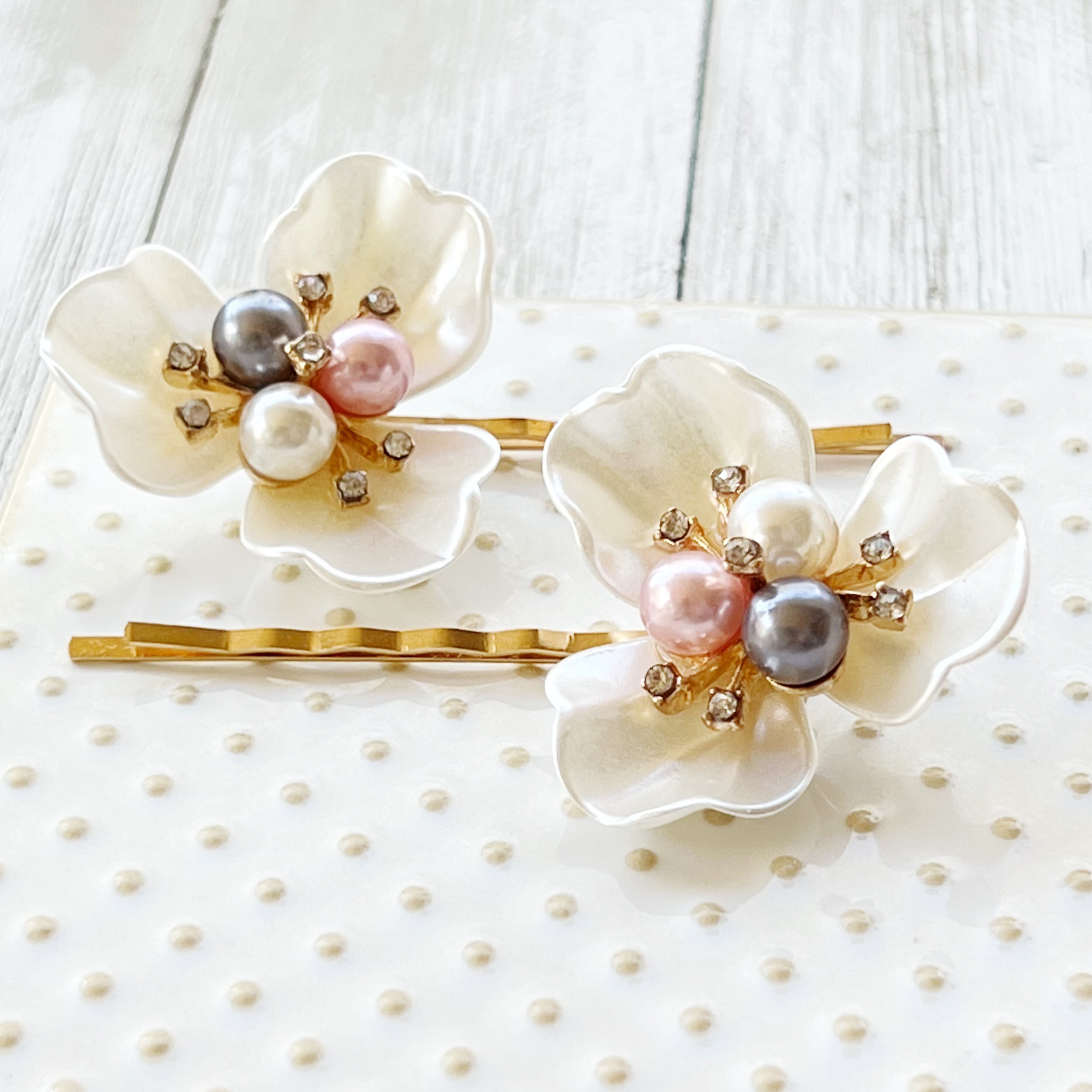 Floral Bobby Pins, Flower Hair Pins, Womens Hair Clip  display picture 3