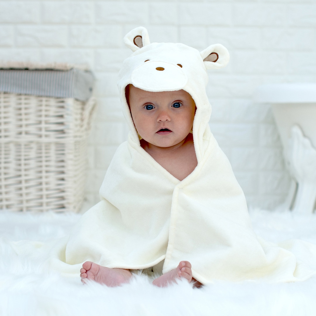 Personalised White Teddy Bear Hooded Towel - Personalised Baby Bath ...