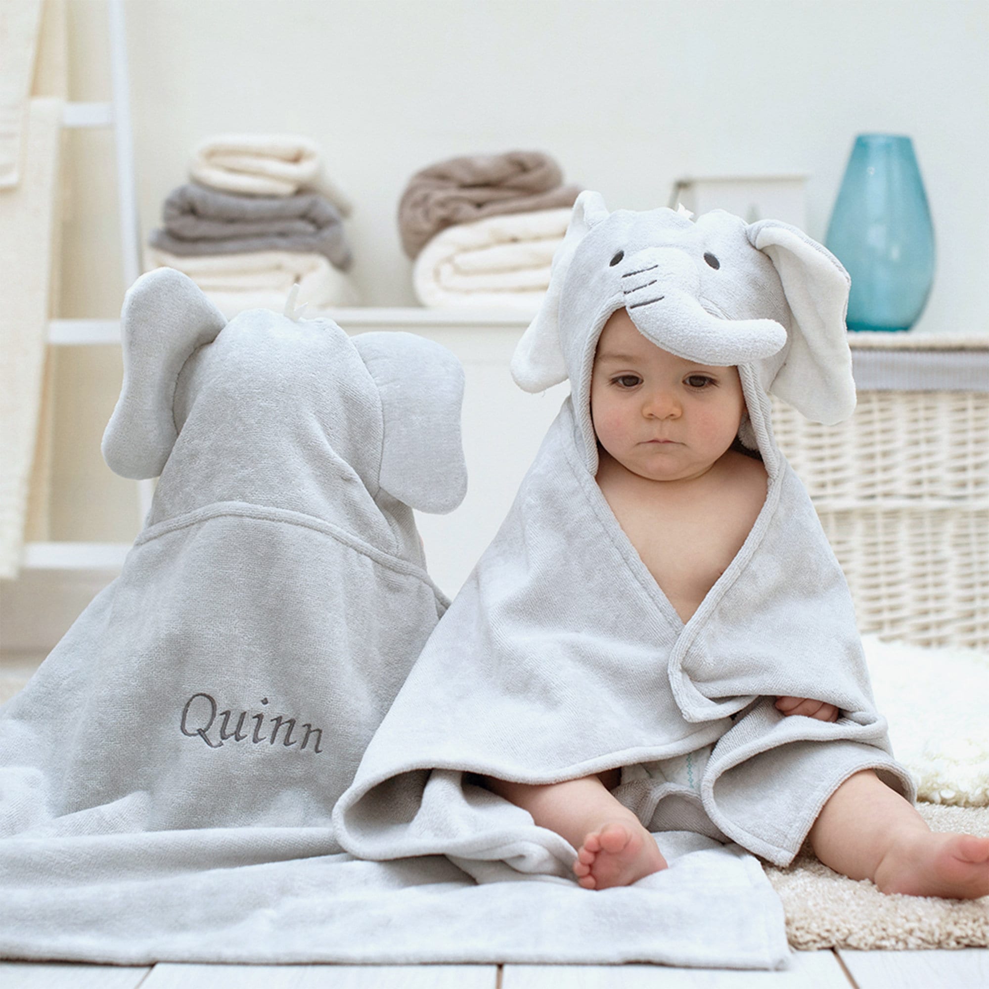 Toalla Capa de baño Bebe Personalizada con nombre bordado Elefante rosa  Danielstore