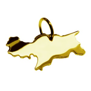 Chain pendant in the shape of the map of South Tyrol in massive 333 yellow gold