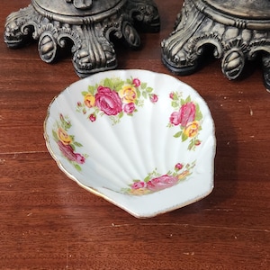 vintage scallop, shell dish, Royal Albert, cottage rose, trinket dish, soap dish, decorative