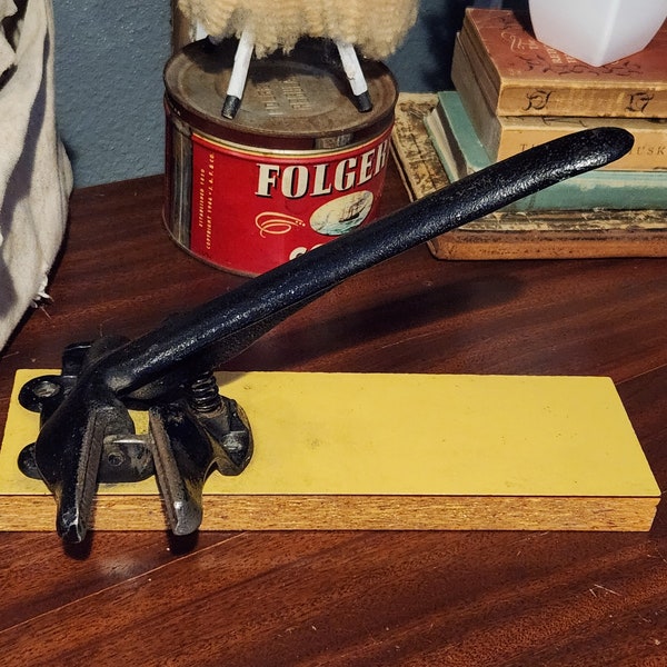 vintage  cast iron nutcracker