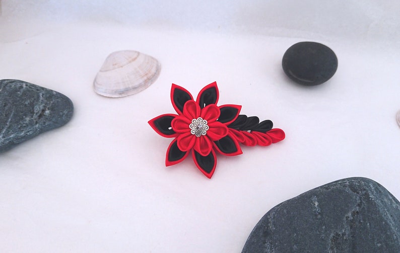 Flower hair clip kanzashi and her pearls magic red and black colors wedding ceremony