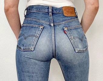 Sz 27 Vintage 501 Medium Wash Distressed Slim Fit Straight Leg Levis