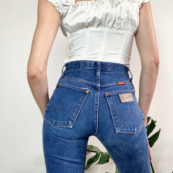 XXS/23 Vintage Wrangler Medium Wash High Waisted S