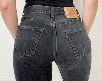 Levis vintage 501 negro de corte ajustado y pierna recta, talla 27