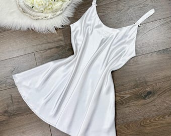 Vestido lencero blanco sedoso Oscar de la Renta vintage de los años 90, talla M