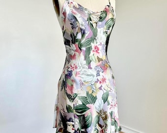 Vestido lencero vintage de seda pura con estampado floral de Victoria's Secret Gold Label, talla XS/S, de los años 90, nuevo, sin usar.