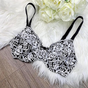 34C Vintage 90s Oscar de la Renta Black and Silver Stretch Lace Lingerie Bra
