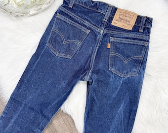 XS/25 Vintage 517 Lavado oscuro Etiqueta naranja Ajuste entallado Corte bota Pierna acampanada Levis