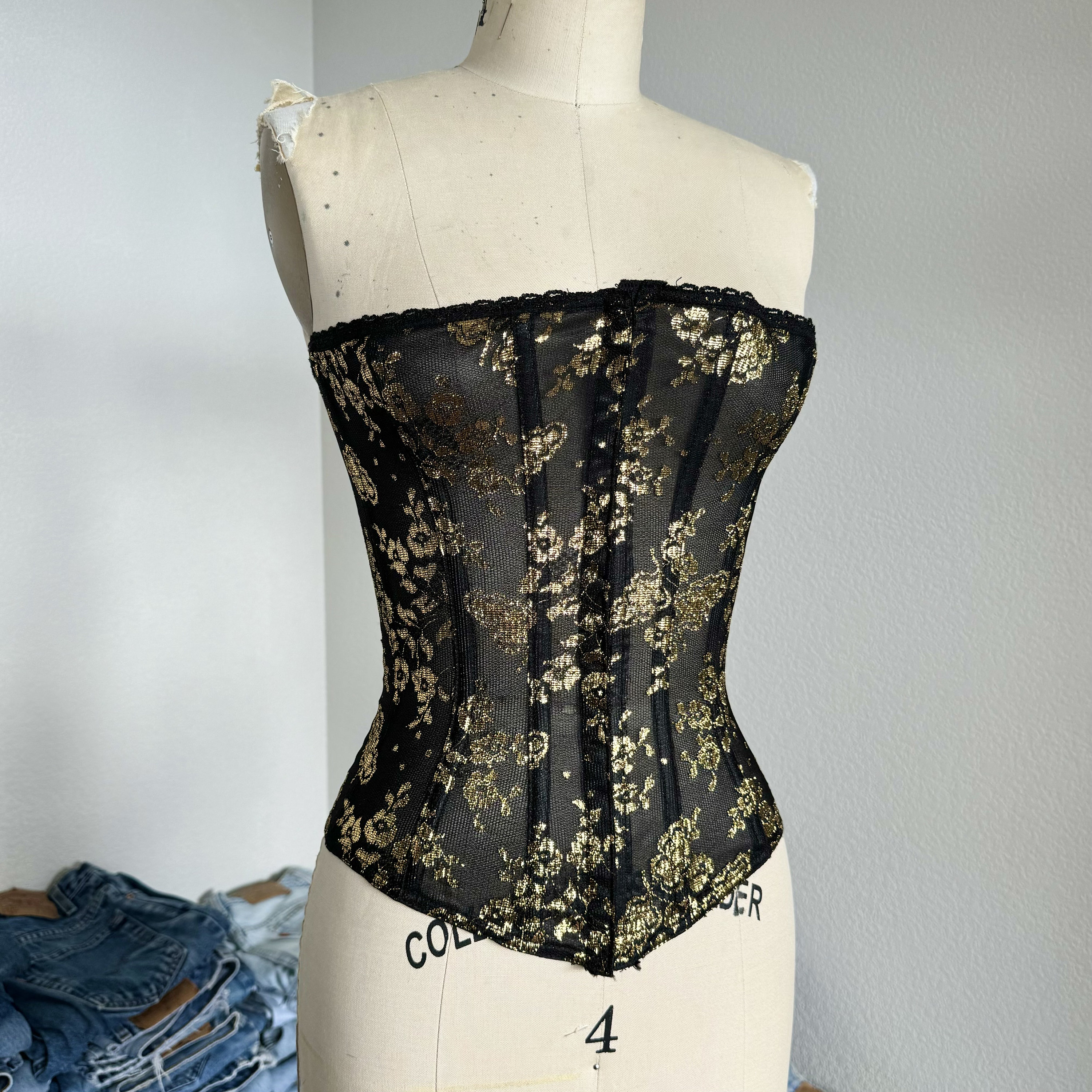 Sz 32//XS/S Vintage Empire Intimates Black and Gold Lace