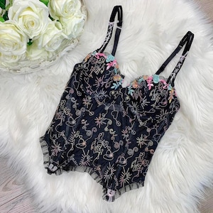 Tg 34B Y2K anni &#39;00 Chantal Thomass per Victoria&#39;s Secret Corsetto bustier in pizzo nero e multicolore del designer francese