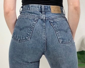 Sz 27 Vintage 900 Series Midnight Blue Dark Wash Relaxed Fit Tapered Leg High Waisted Levis
