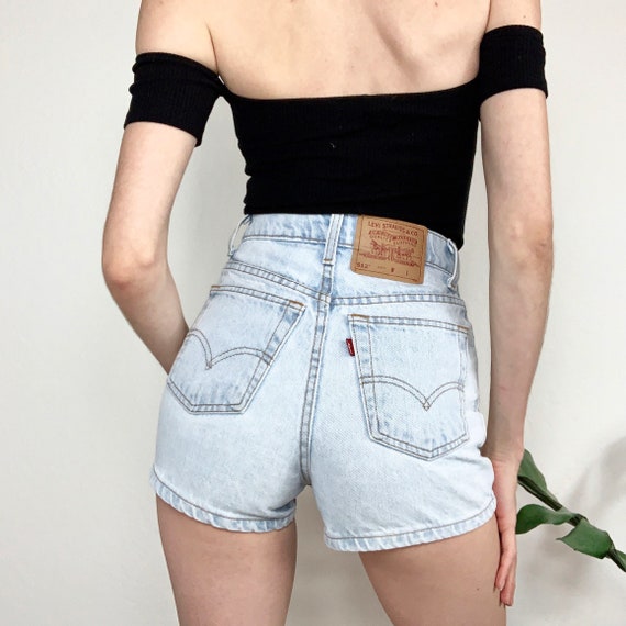 XS/24 Vintage 512 Light Wash High Waisted Levis Sh