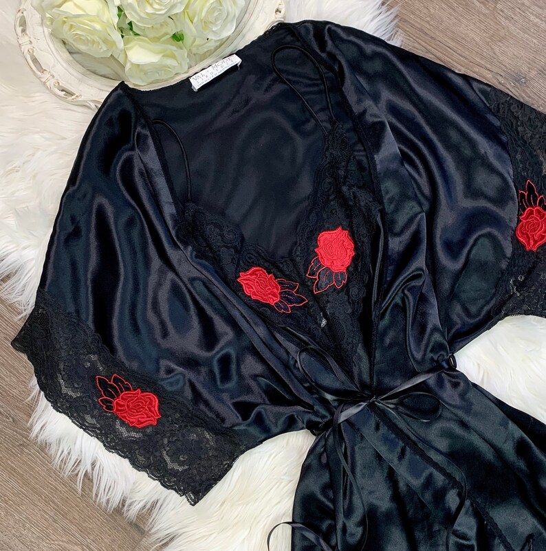 Sz L Vintage Val Mode Silky Black and Red Short Peignoir Lingerie Sleep Set