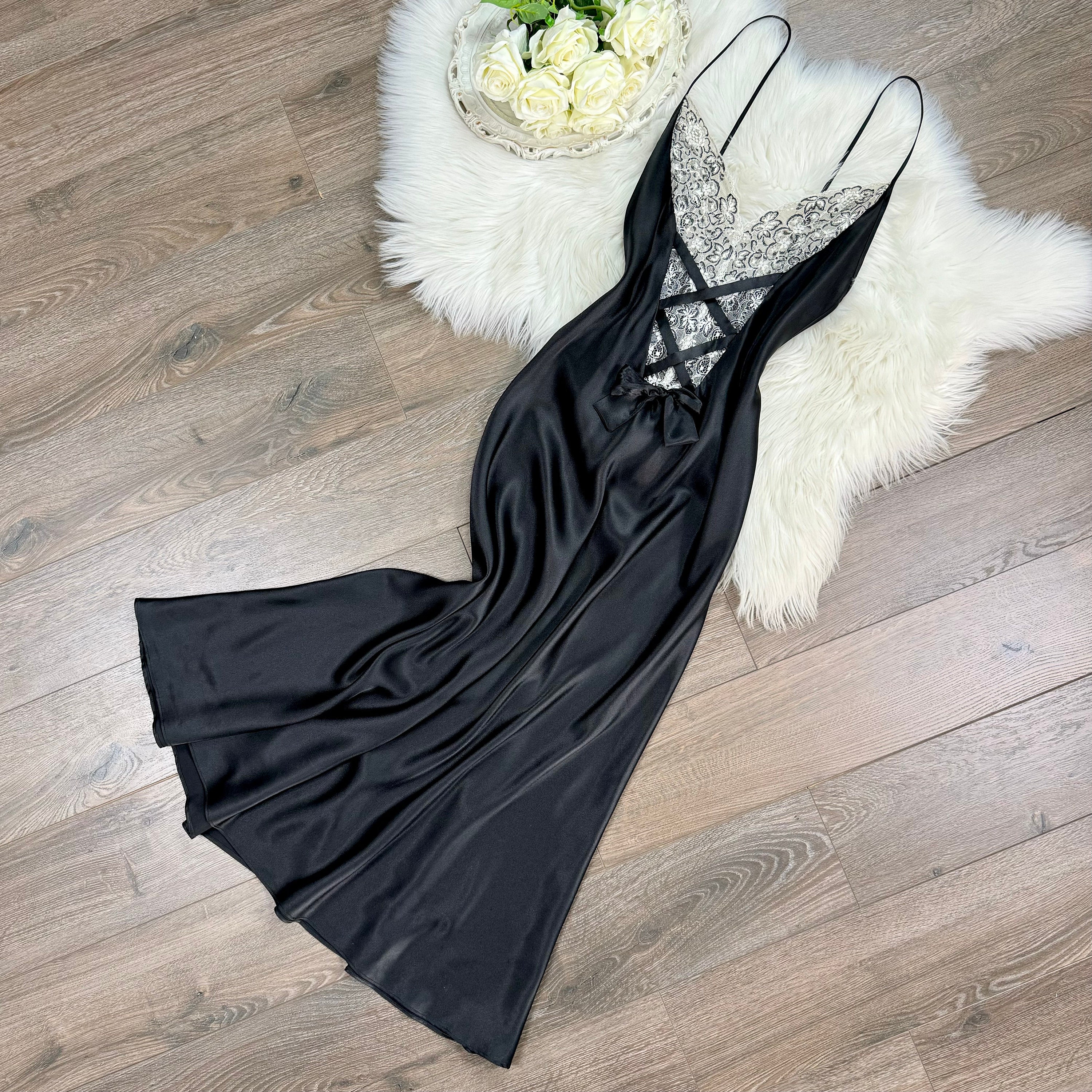 新品　VALENTINO ブラックレーススリップドレス Sz S/M Vintage Valentino Black Silky Lingerie Slip Dress