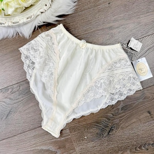 XS/S Vintage 80s Christian Dior Deadstock Ivory Lingerie Tap Shorts Panties