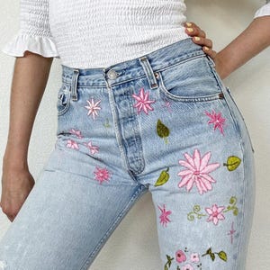 Sz 27 Vintage 501 Embroidered Distressed Light Wash Slim Fit