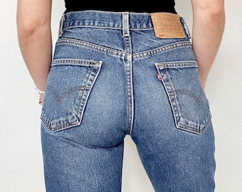 Sz 30/31 Vintage 505 Medium Wash Slim Fit Straight Leg Levis