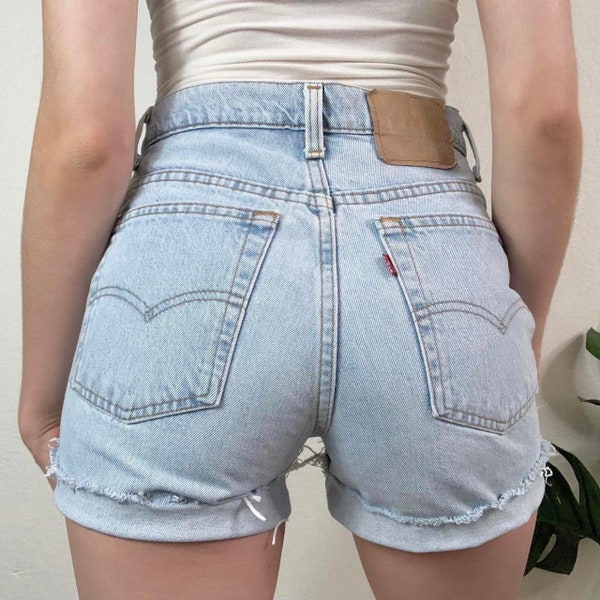 levis brown shorts