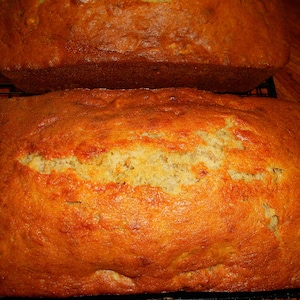 Banana Nut Bread, Homemade Bread, Baked Goods, Holiday Gift, Dessert, Birthday Gift, Housewarming Gift, Homemade Food, Party Food, Bread