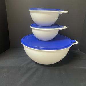 Vintage 1970s Tupperware Nesting Bowl Set of 3 - White Blue Lids, Pristine Unused, Two 3-Cup & One Jumbo 32-Cup Bowls