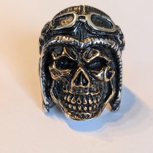 Biker skull ring