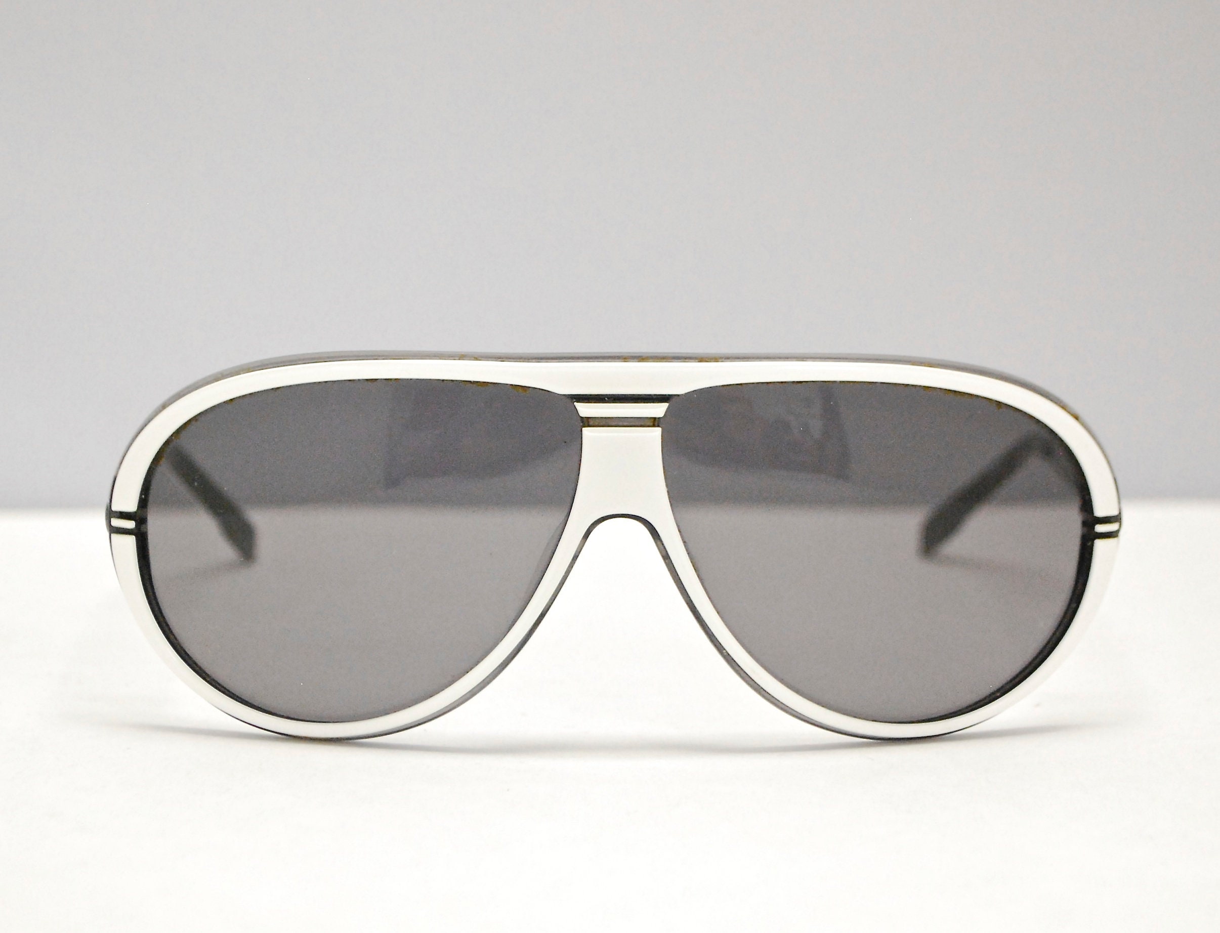 black designer aviator sunglasses