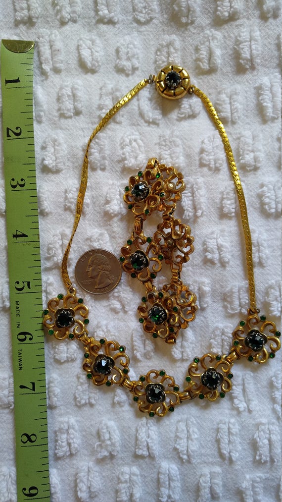 Vintage costume gold tone and green necklace and … - image 4