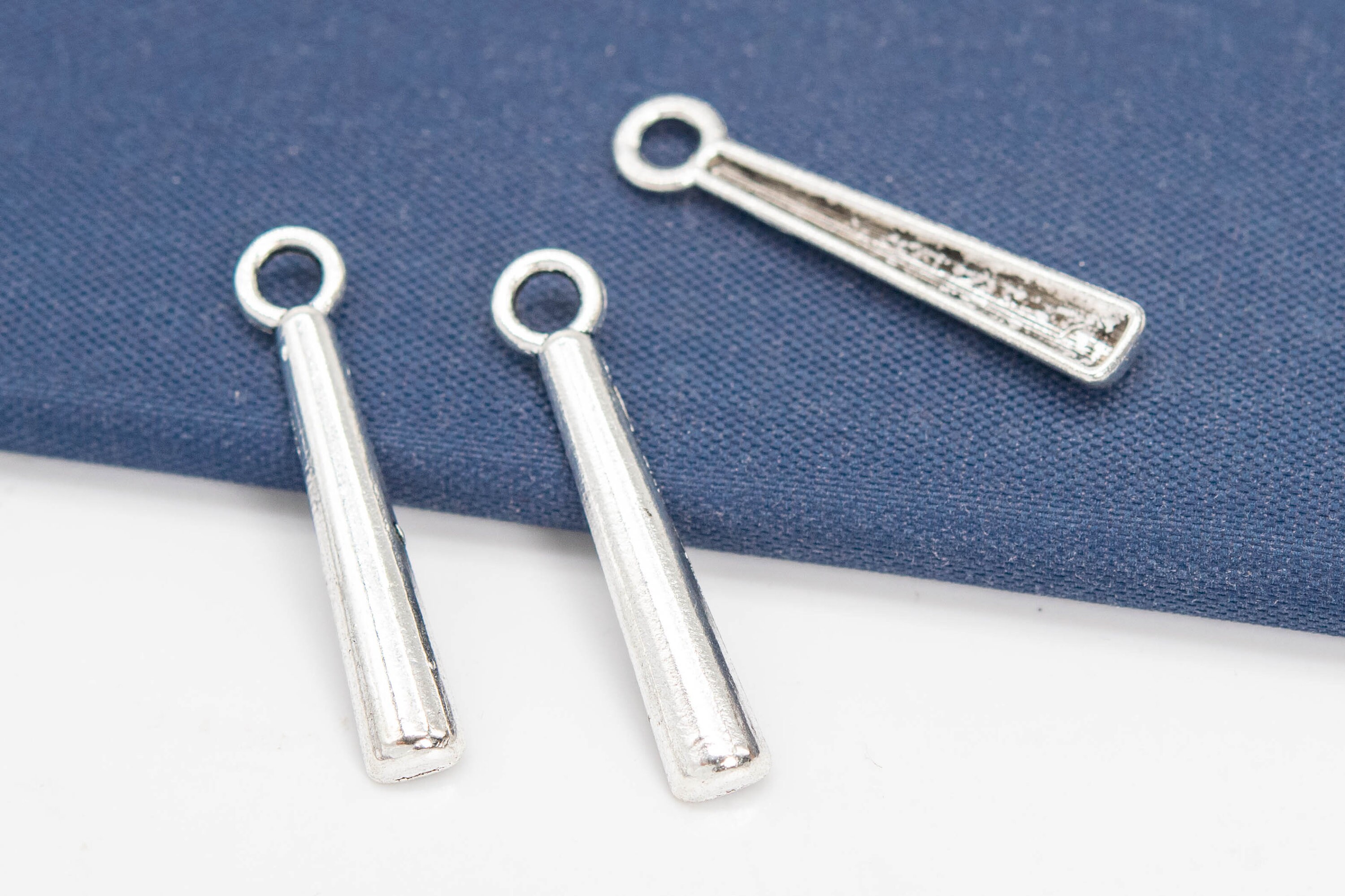 20 Pcs 26x4x1mm Stick Charm Antique Silver Tone Zinc Alloy