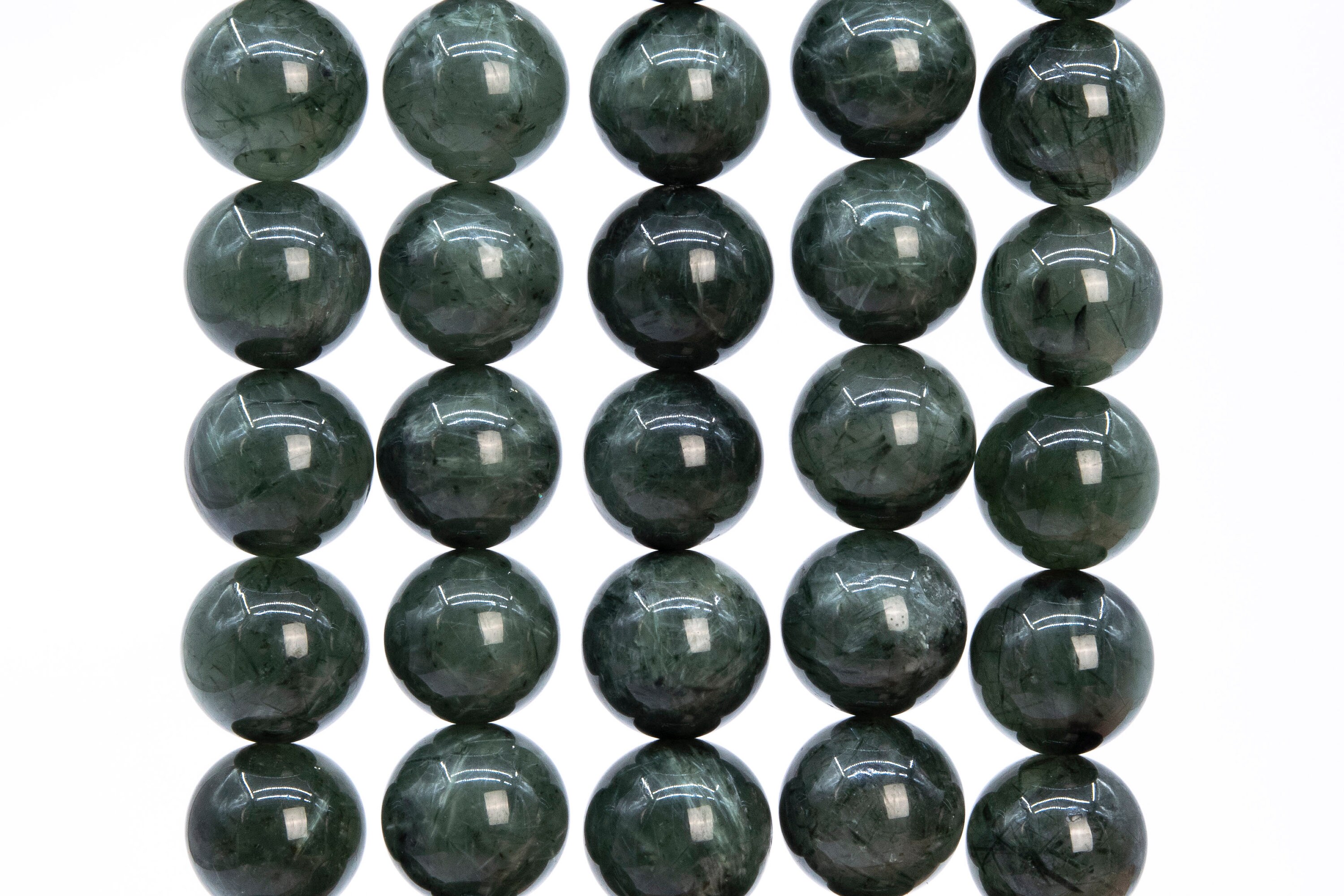 17 個 - 11-12 MM ディープ グリーン ルチルクォーツ ビーズ グレード 