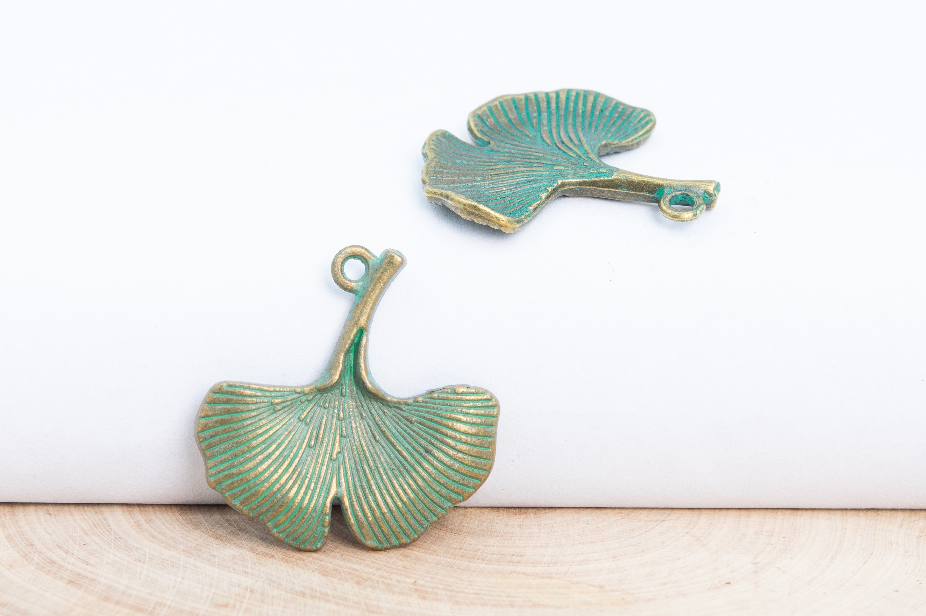 2 Pcs - 25x24x2mm Ginkgo Leaf Charm Green Patina Tone Zinc
