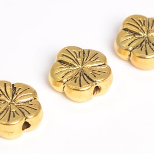 20 Pcs - 9MM Gold Tone Flower Spacer Beads (64277-2482)