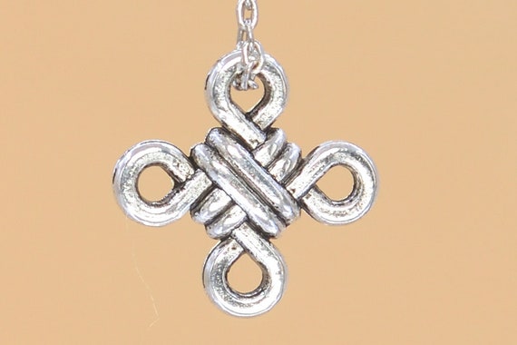 20 Pcs - 12x12MM Chinese Knot Pendant Silver Tone Zinc Alloy Pendant (61300)