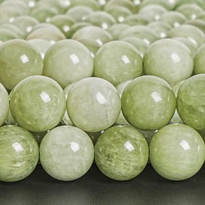 Genuine Natural Green Kunzite Gemstone Beads 8MM  Round AA Quality Loose Beads (123925)
