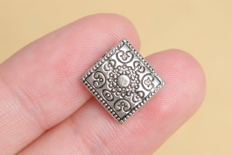 10 pcs 10x10mm Square Spacer Beads Antique Silver Tone 63585-2407