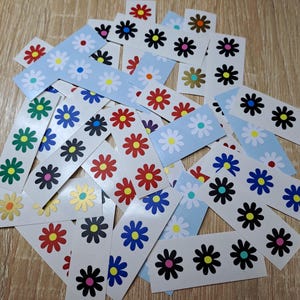 Set of 24 Vinyl Daisy Flower Stickers – 1&quot; Decals for Crafts, Party Favors, and Custom Projects