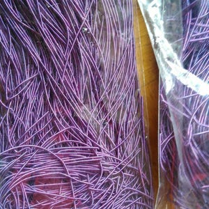 Fil à broder violet foncè irise/effet métallique /cannetille lisse violette 0,85 mm image 3