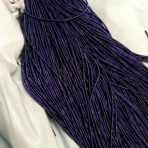 Fil à broder violet foncè irise/effet métallique /cannetille lisse violette 0,85 mm image 1