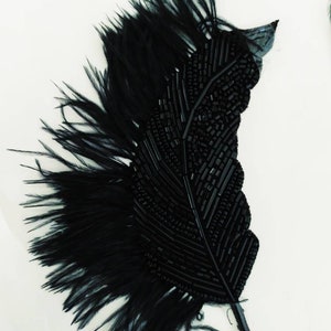 Aplique bordado negro hoja bordada y plumas negras