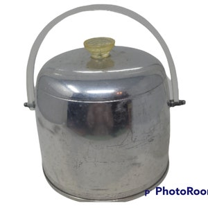 Vintage 1960&#39;s Atomic Retro &quot; Kromex&quot; Aluminum Ice Bucket with Lucite Handle And Lid Knob