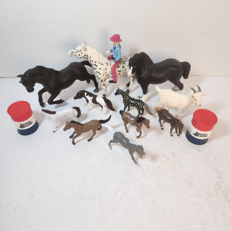 Schleich Allemagne 2005 Cheval de collection Lot de 14 figurines Barrel Racer Appaloosa Barrels Billy Goat image 3