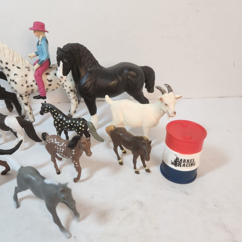 Schleich Allemagne 2005 Cheval de collection Lot de 14 figurines Barrel Racer Appaloosa Barrels Billy Goat image 10