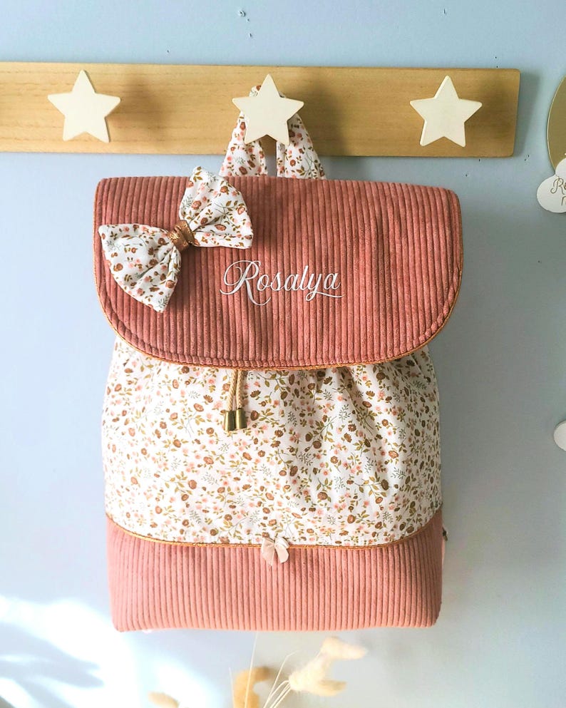 Personalized floral corduroy backpack for girls, in pink, dusty rose and celadon, for a 24x32 cm notebook velours vieux rose
