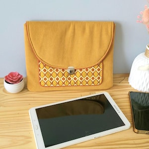 Housse de protection pour tablette 11 pouces en velours côtelé jaune moutarde