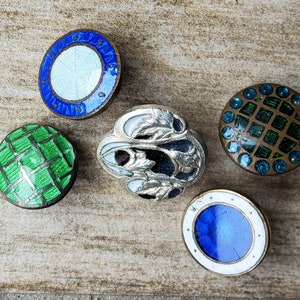 RES SUI - Vintage collection early 1900's enamel buttons.