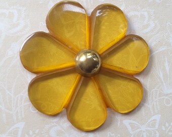 Square with cut diagonal lines with a black bakelite diag vintage 2 hole sew-thru Lucite button top bar apple juice Art Deco c1930/'s